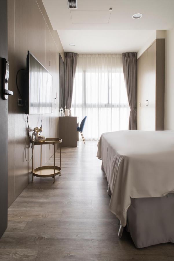 Whoops Hotel Taichung Buitenkant foto