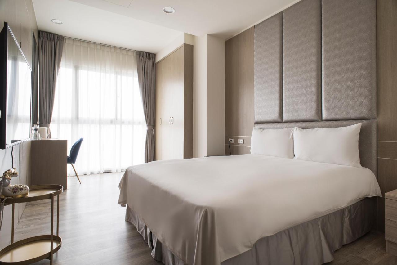 Whoops Hotel Taichung Buitenkant foto
