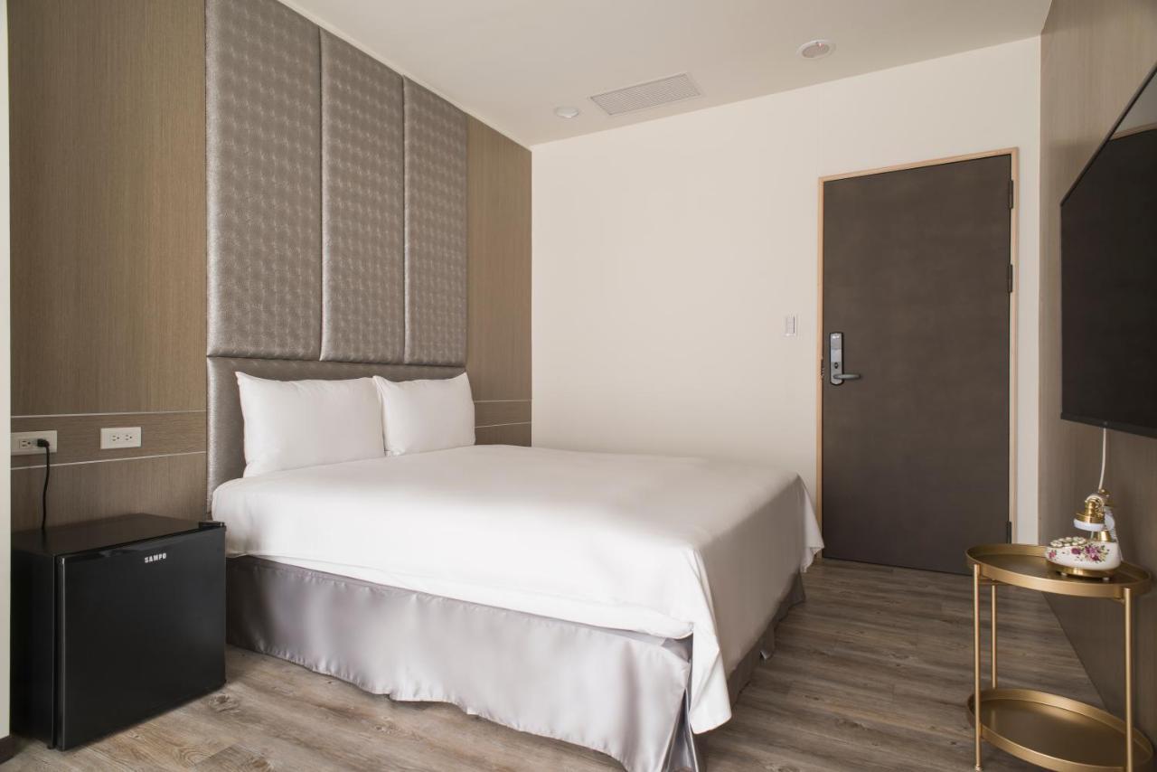 Whoops Hotel Taichung Buitenkant foto