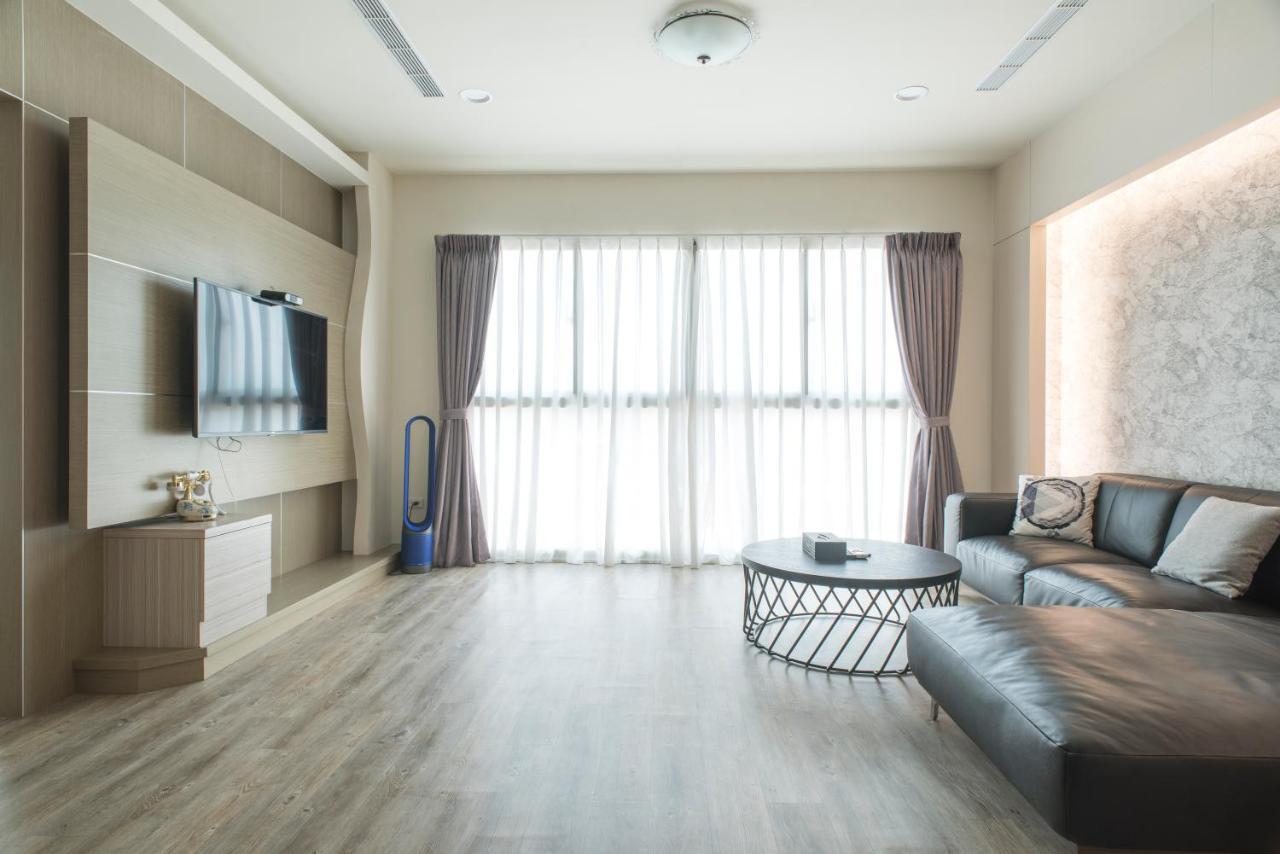 Whoops Hotel Taichung Buitenkant foto