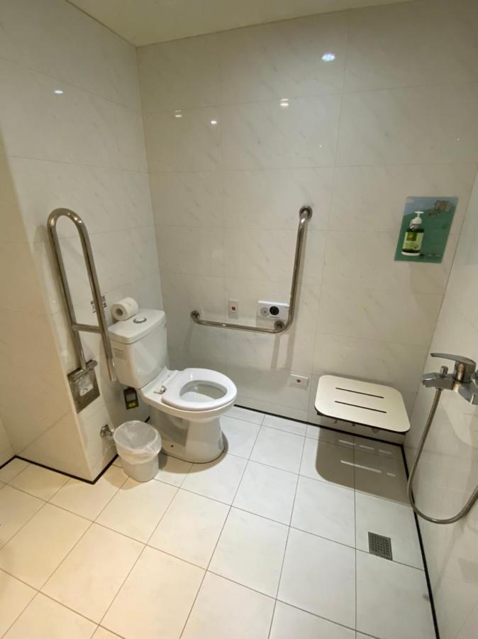 Whoops Hotel Taichung Buitenkant foto