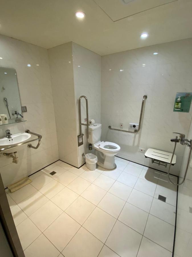 Whoops Hotel Taichung Buitenkant foto