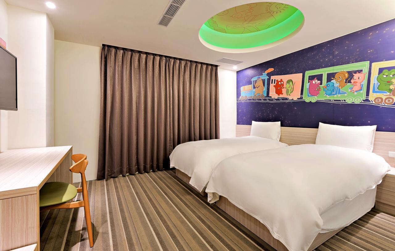 Whoops Hotel Taichung Buitenkant foto