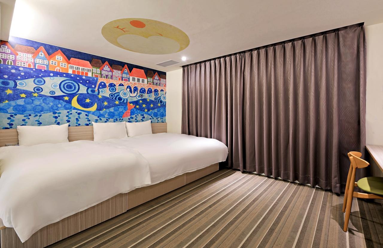 Whoops Hotel Taichung Buitenkant foto