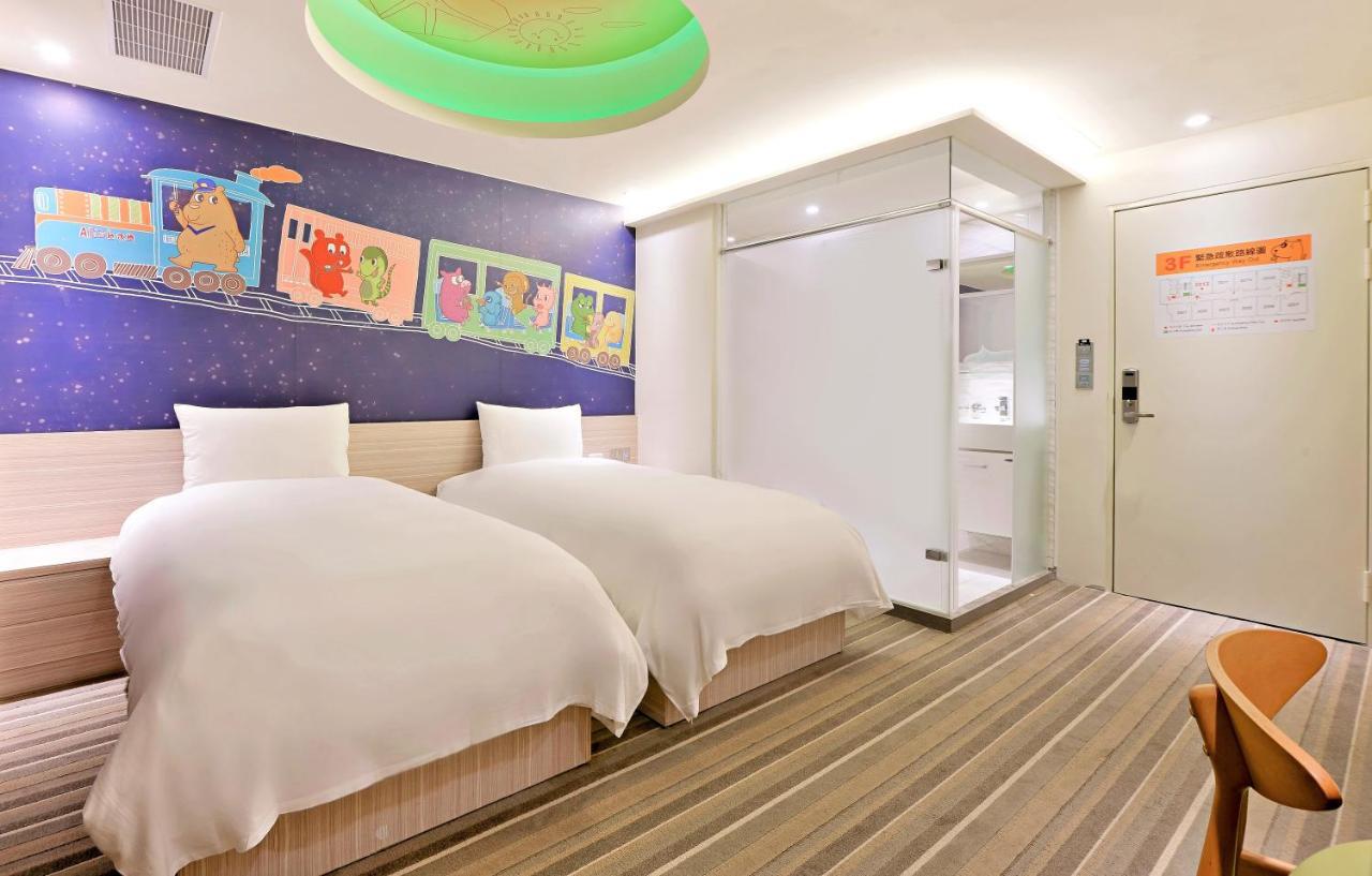 Whoops Hotel Taichung Buitenkant foto