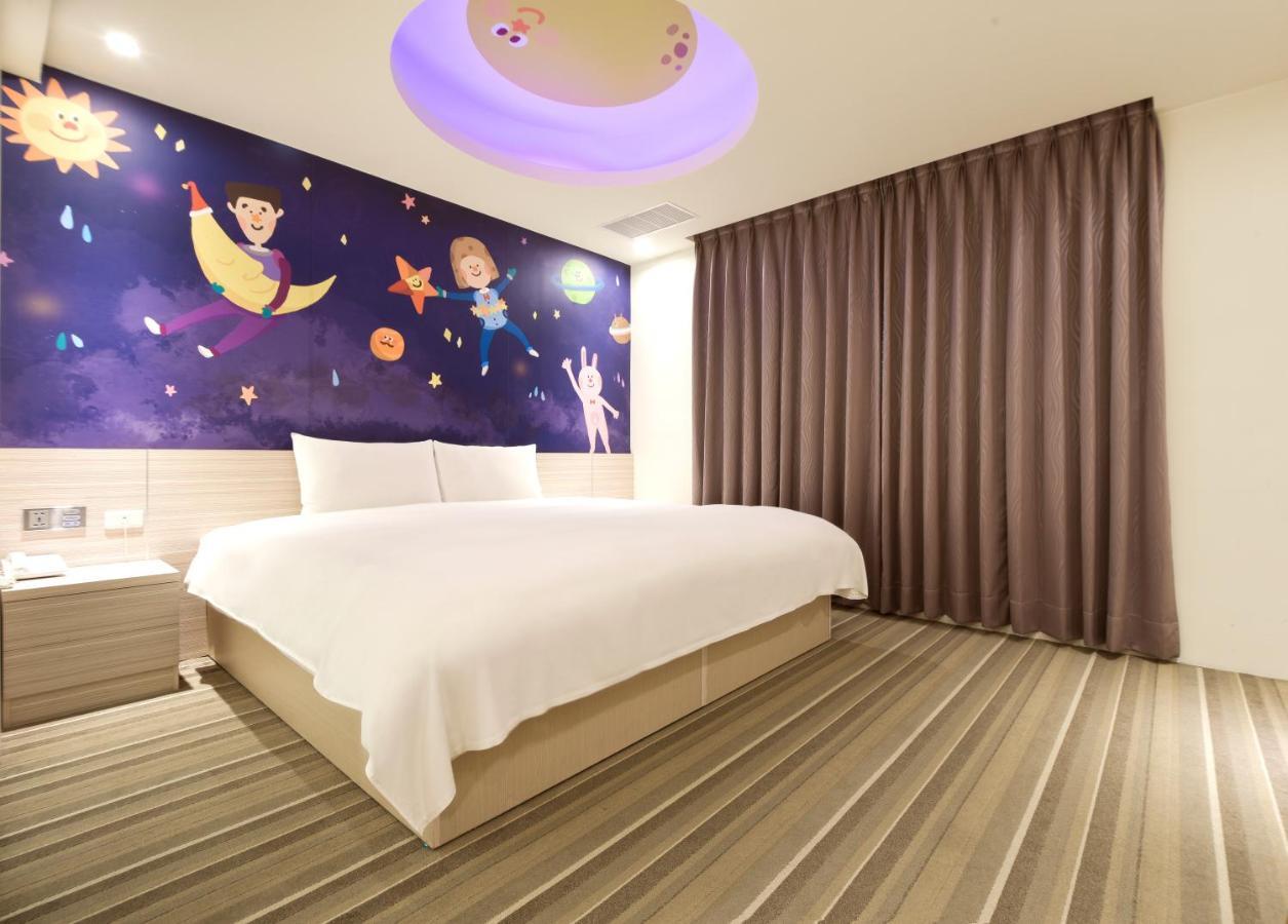 Whoops Hotel Taichung Buitenkant foto