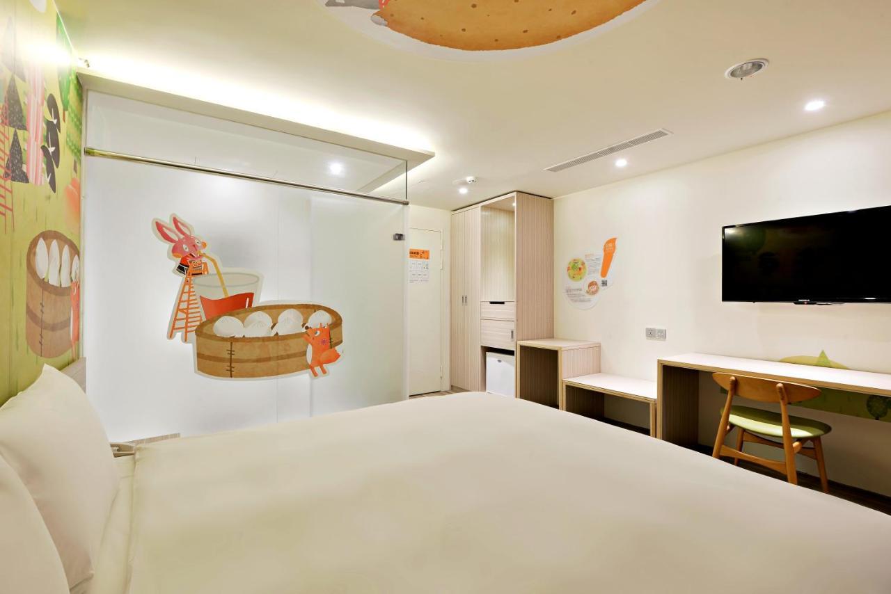 Whoops Hotel Taichung Buitenkant foto